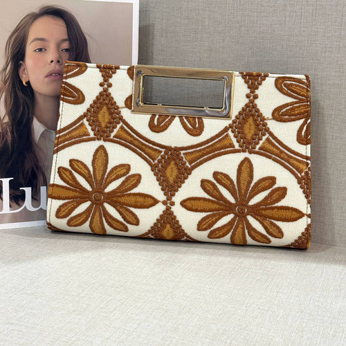 Clutch "Elegance Frame" – Borsa a Mano in Tela con Ricami Artigianali e Manico Gold